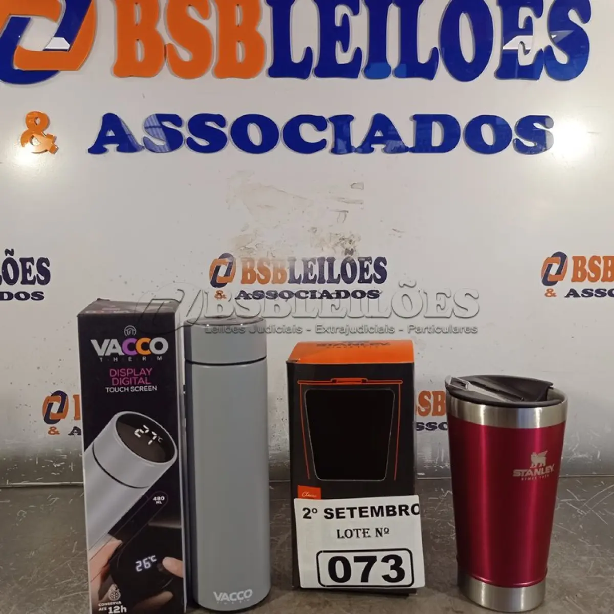 LOTE 073 - 01 COPO E 01 GARRAFA DIGITAL 500ML TÉRMICOS. (NO ESTADO) ATENÇÃO! FAZER A VISITAÇÃO ANTES DE ARREMATAR, NÃO SABEMOS SE FUNCIONA. LEILÃO NÃO TEM GARANTIA E NEM DEVOLUÇÃO, SUJEITO A POSSÍVEIS AVARIAS VISÍVEIS/OCULTAS E/OU AUSÊNCIA DE COMPONENTES.