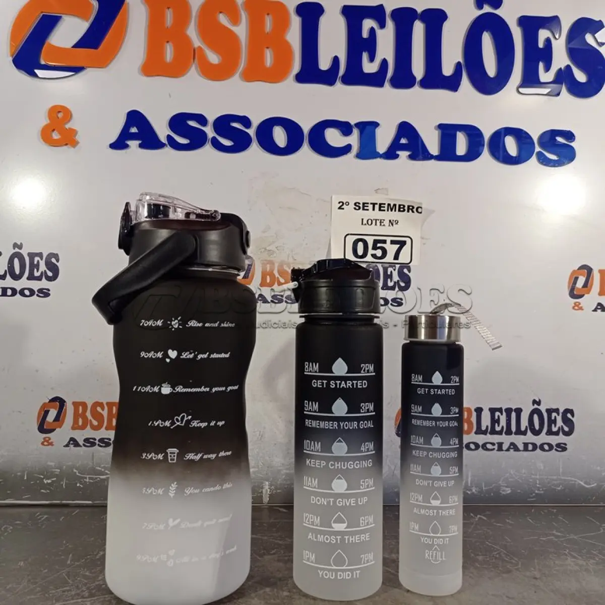 LOTE 057 - 01 KIT GARRAFA MOTIVACIONAL COM 03 PEÇAS. (NO ESTADO) ATENÇÃO! FAZER A VISITAÇÃO ANTES DE ARREMATAR, NÃO SABEMOS SE FUNCIONA. LEILÃO NÃO TEM GARANTIA E NEM DEVOLUÇÃO, SUJEITO A POSSÍVEIS AVARIAS VISÍVEIS/OCULTAS E/OU AUSÊNCIA DE COMPONENTES.