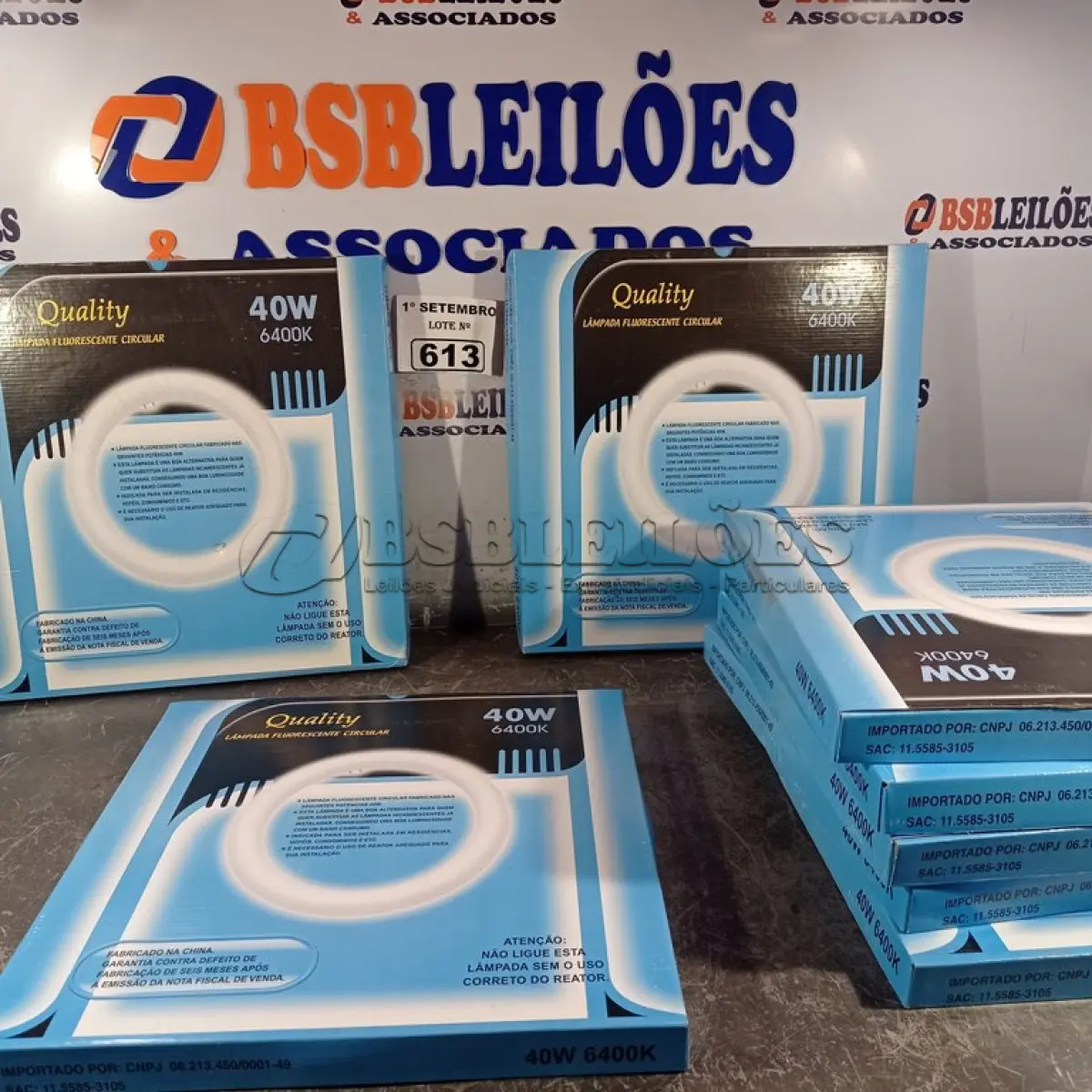 LOTE 613 - 08 LÂMPADAS FLUORESCENTE CIRCULAR 6400 40W. (NO ESTADO) ATENÇÃO! FAZER A VISITAÇÃO ANTES DE ARREMATAR, NÃO SABEMOS SE FUNCIONA. LEILÃO NÃO TEM GARANTIA E NEM DEVOLUÇÃO, SUJEITO A POSSÍVEIS AVARIAS VISÍVEIS/OCULTAS E/OU AUSÊNCIA DE COMPONENTES.