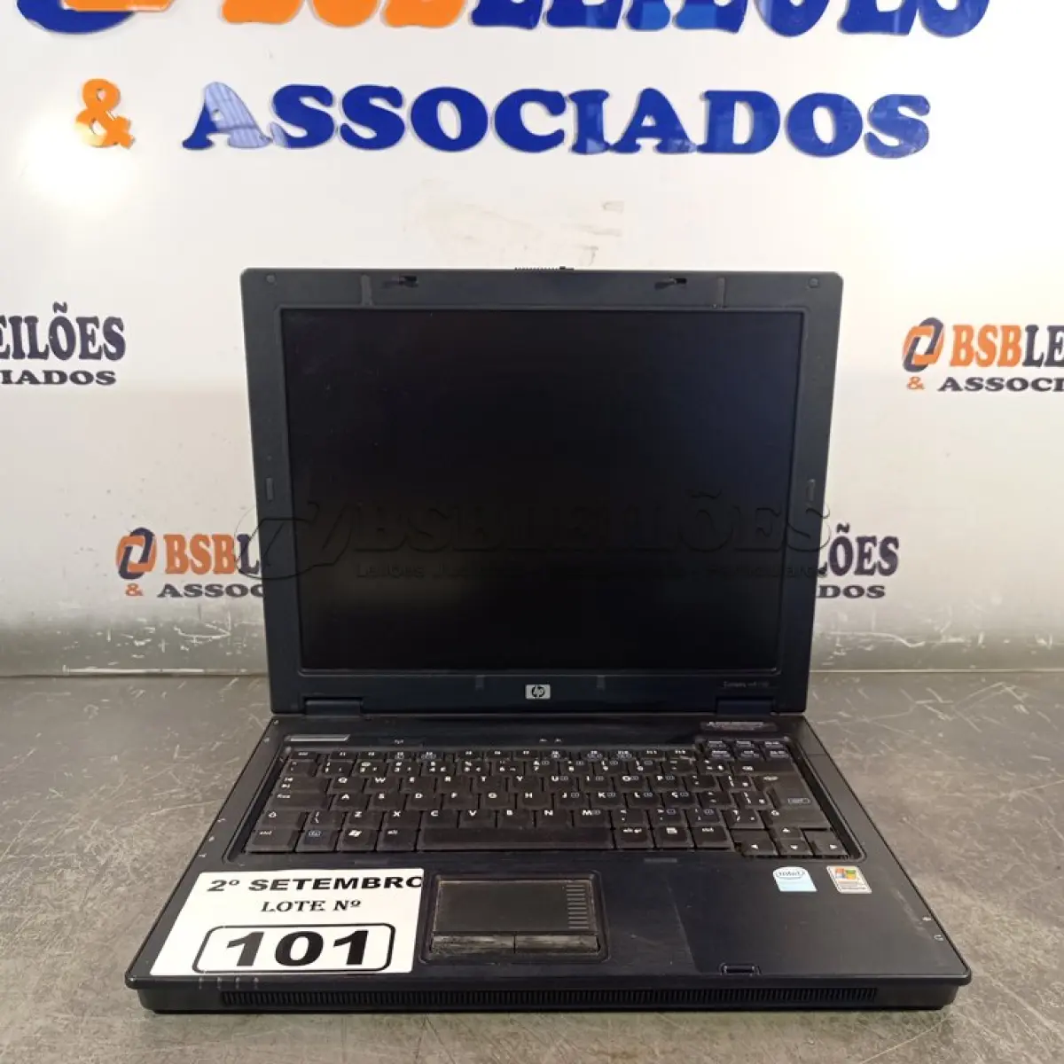LOTE 101 - 01 NOTEBOOK MARCA HP MODELO COMPAQ NX6110. (NO ESTADO) ATENÇÃO! FAZER A VISITAÇÃO ANTES DE ARREMATAR, NÃO SABEMOS SE FUNCIONA. LEILÃO NÃO TEM GARANTIA E NEM DEVOLUÇÃO, SUJEITO A POSSÍVEIS AVARIAS VISÍVEIS/OCULTAS E/OU AUSÊNCIA DE COMPONENTES.