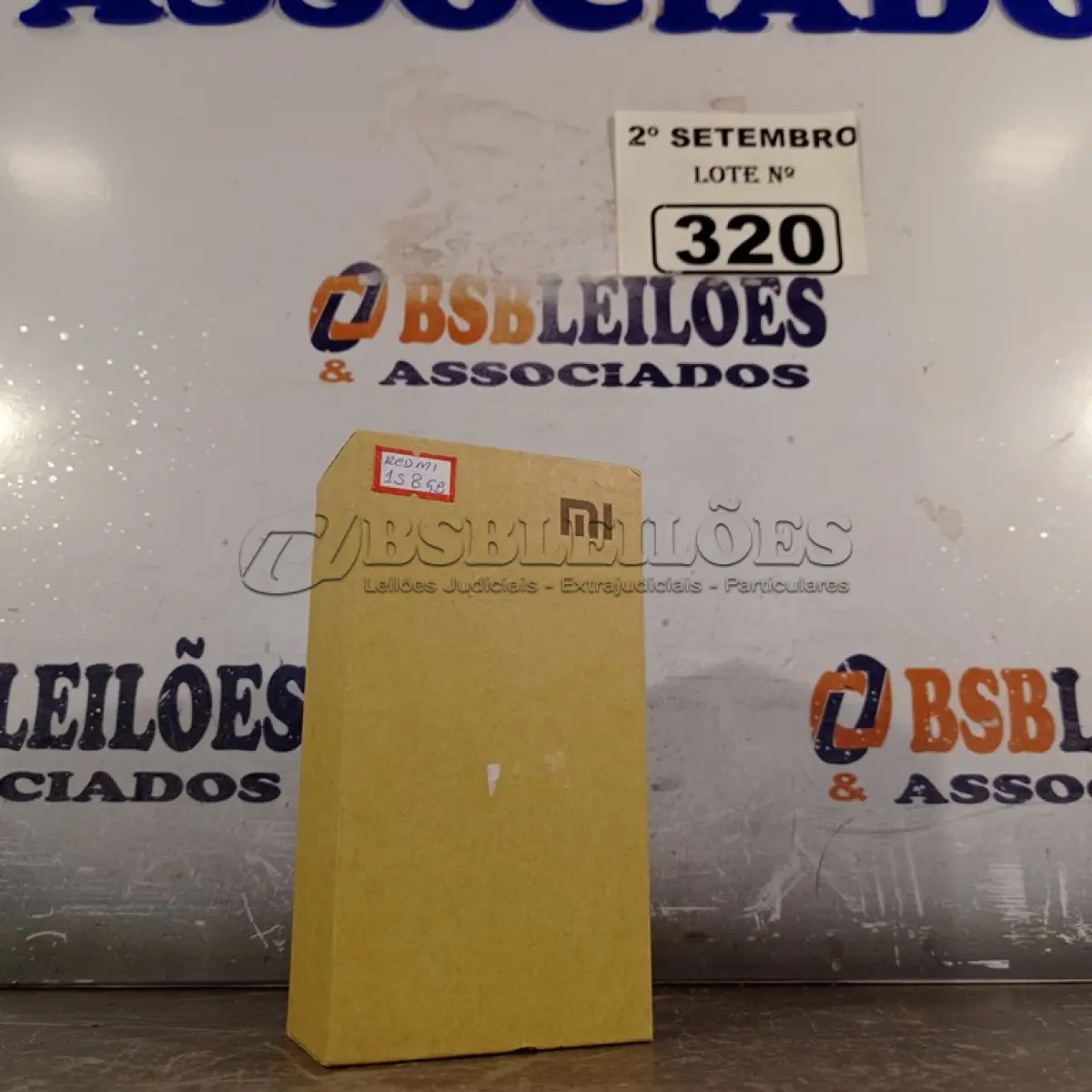 LOTE 320 - 01 CELULAR REDMI. (NO ESTADO) ATENÇÃO! FAZER A VISITAÇÃO ANTES DE ARREMATAR, NÃO SABEMOS SE FUNCIONA. LEILÃO NÃO TEM GARANTIA E NEM DEVOLUÇÃO, SUJEITO A POSSÍVEIS AVARIAS VISÍVEIS/OCULTAS E/OU AUSÊNCIA DE COMPONENTES.