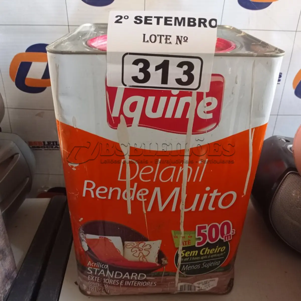 LOTE 313 - 01 LATA DE TINTA IQUINE DELANIL RENDE MUITO ACRÍLICO STANDARD INTERIORES/EXTERIORES NA COR PEROLA 18L. (NO ESTADO) ATENÇÃO! FAZER A VISITAÇÃO ANTES DE ARREMATAR, NÃO SABEMOS SE FUNCIONA. LEILÃO NÃO TEM GARANTIA E NEM DEVOLUÇÃO, SUJEITO A POSSÍVEIS AVARIAS VISÍVEIS/OCULTAS E/OU AUSÊNCIA DE COMPONENTES.