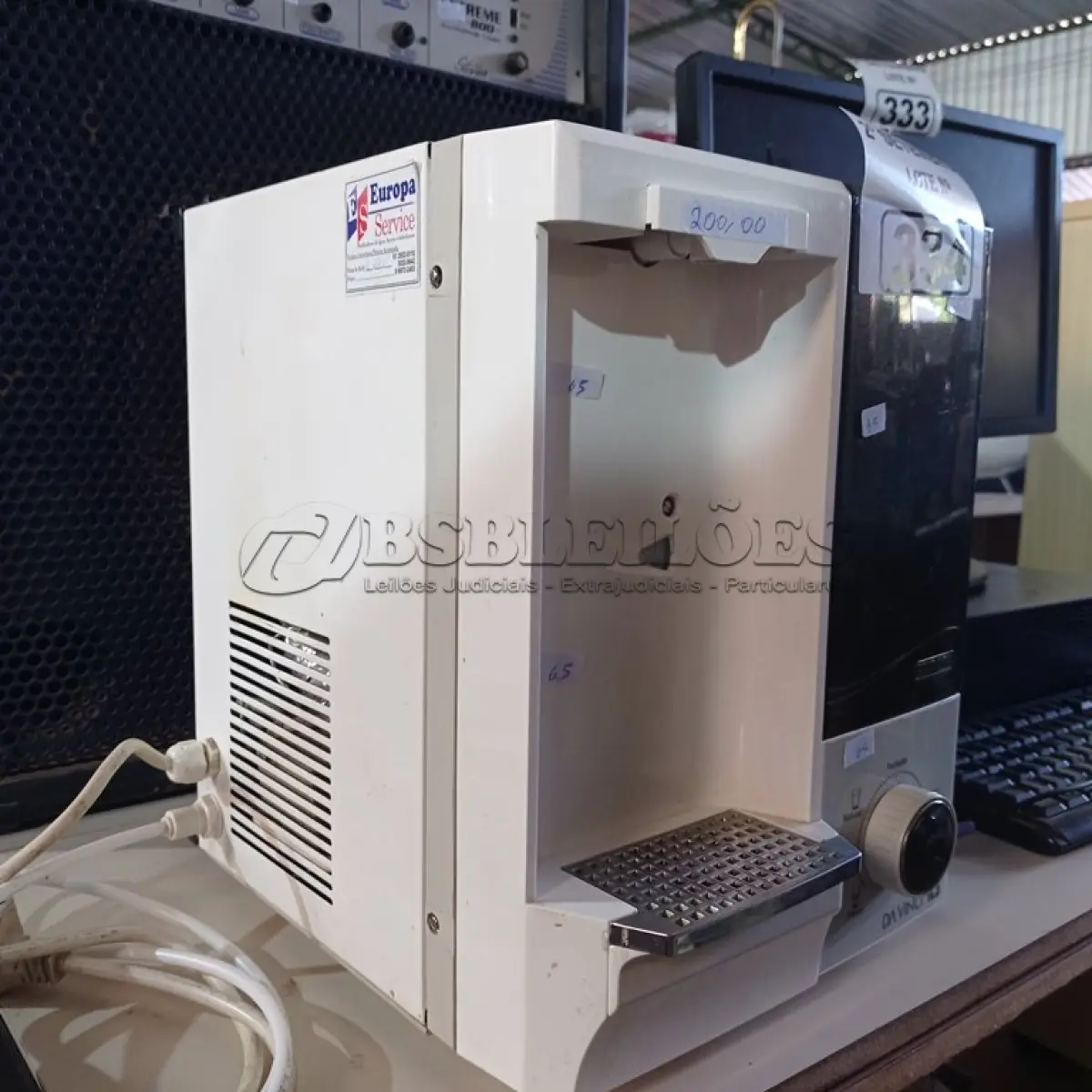 LOTE 334 - 01 PURIFICADOR DE ÁGUA MARCA EUROPA 220V. (NO ESTADO) ATENÇÃO! FAZER A VISITAÇÃO ANTES DE ARREMATAR, NÃO SABEMOS SE FUNCIONA. LEILÃO NÃO TEM GARANTIA E NEM DEVOLUÇÃO, SUJEITO A POSSÍVEIS AVARIAS VISÍVEIS/OCULTAS E/OU AUSÊNCIA DE COMPONENTES.