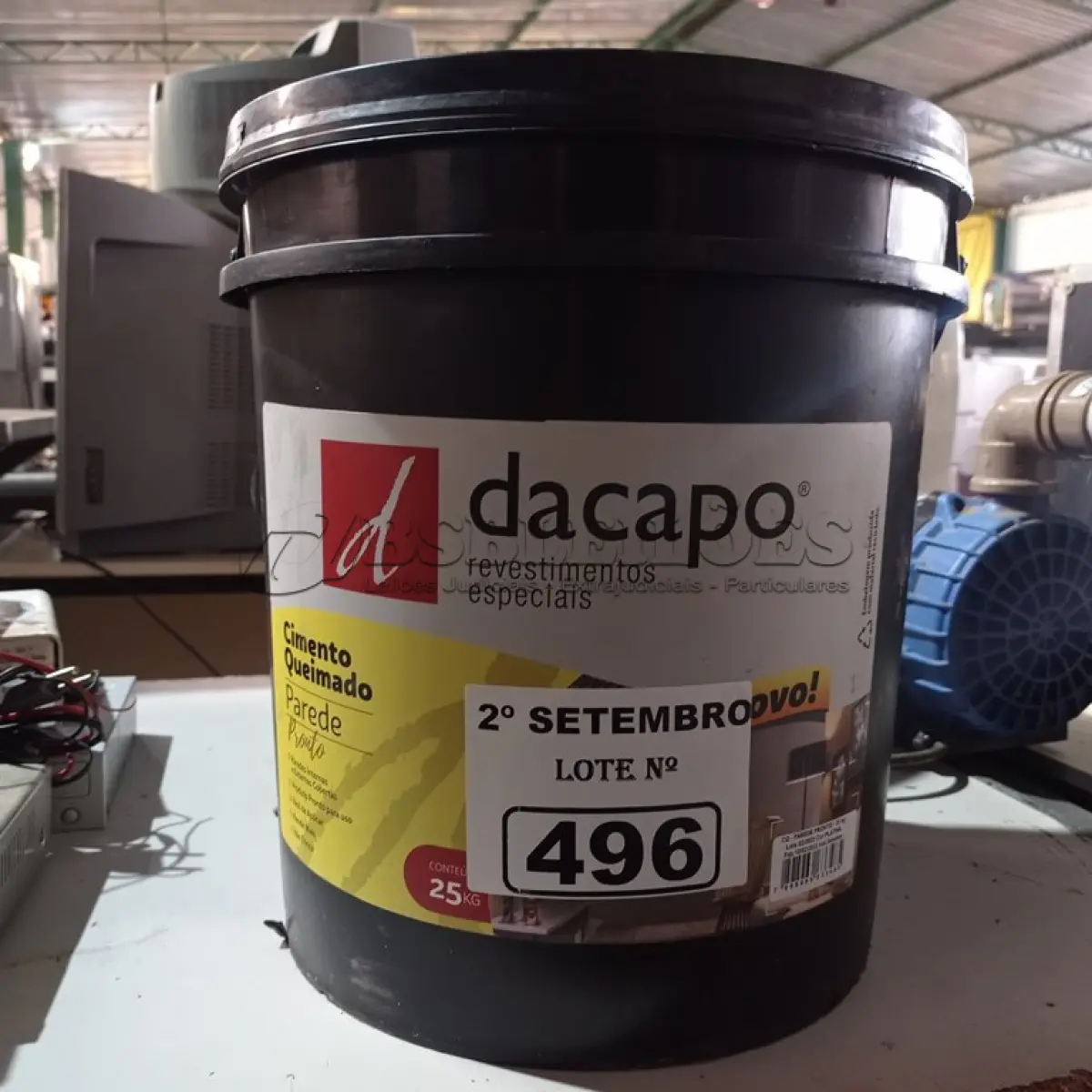 LOTE 496 - 01 BALDE DE CIMENTO QUEIMADO DACAPÓ 25KG. (NO ESTADO) ATENÇÃO! FAZER A VISITAÇÃO ANTES DE ARREMATAR, NÃO SABEMOS SE FUNCIONA. LEILÃO NÃO TEM GARANTIA E NEM DEVOLUÇÃO, SUJEITO A POSSÍVEIS AVARIAS VISÍVEIS/OCULTAS E/OU AUSÊNCIA DE COMPONENTES.