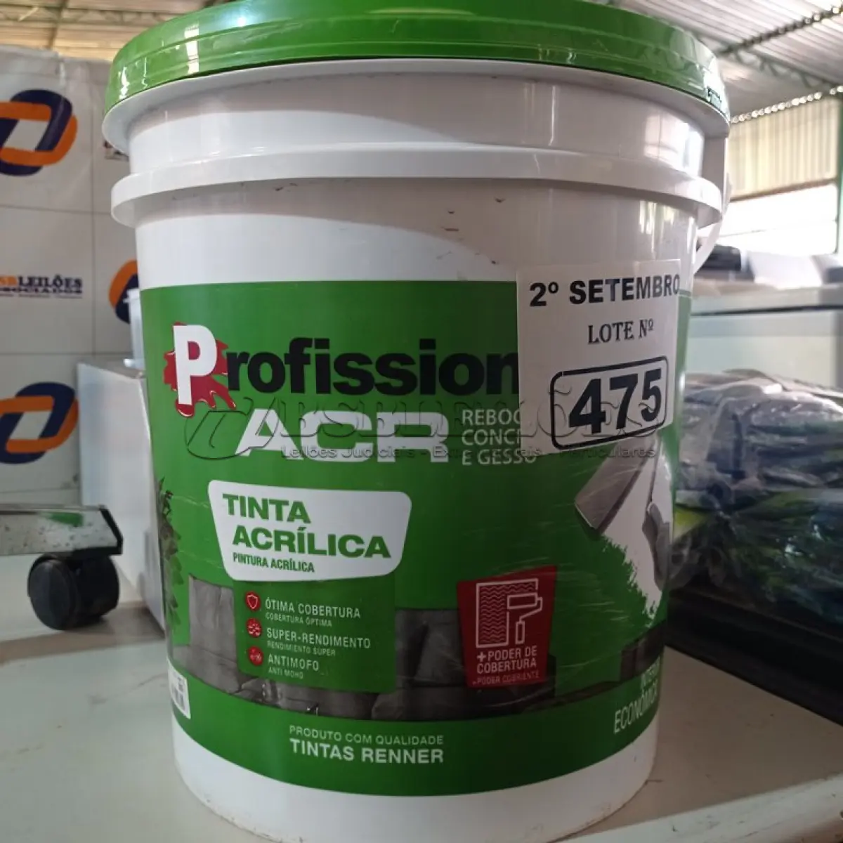 LOTE 475 - 01 BALDE DE TINTA ACRÍLICA 18L NA COR CONCRETO FOSCO. (NO ESTADO) ATENÇÃO! FAZER A VISITAÇÃO ANTES DE ARREMATAR, NÃO SABEMOS SE FUNCIONA. LEILÃO NÃO TEM GARANTIA E NEM DEVOLUÇÃO, SUJEITO A POSSÍVEIS AVARIAS VISÍVEIS/OCULTAS E/OU AUSÊNCIA DE COMPONENTES.