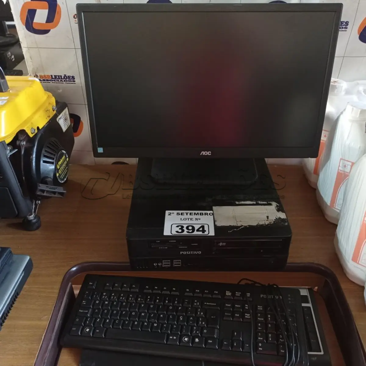 LOTE 394 - 01 CPU, 01 MONITOR E 02 TECLADOS. (NO ESTADO) ATENÇÃO! FAZER A VISITAÇÃO ANTES DE ARREMATAR, NÃO SABEMOS SE FUNCIONA. LEILÃO NÃO TEM GARANTIA E NEM DEVOLUÇÃO, SUJEITO A POSSÍVEIS AVARIAS VISÍVEIS/OCULTAS E/OU AUSÊNCIA DE COMPONENTES.
