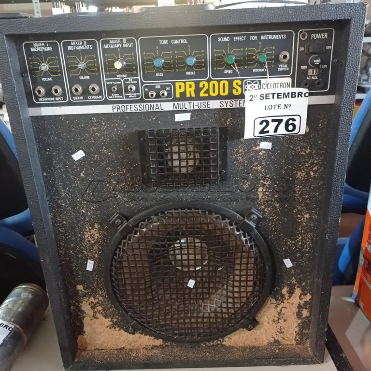 LOTE 276 - 01 CAIXA DE SOM AMPLIFICADA CICLOTRON PR 200 S. (NO ESTADO) ATENÇÃO! FAZER A VISITAÇÃO ANTES DE ARREMATAR, NÃO SABEMOS SE FUNCIONA. LEILÃO NÃO TEM GARANTIA E NEM DEVOLUÇÃO, SUJEITO A POSSÍVEIS AVARIAS VISÍVEIS/OCULTAS E/OU AUSÊNCIA DE COMPONENTES.