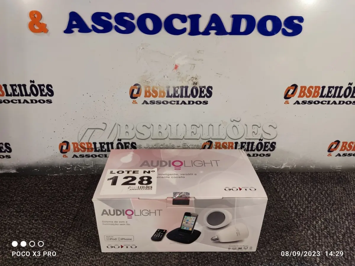 LOTE 128 - 01 - SISTEMA DE SOM E ILUMINAÇÃO SEM FIO (NO ESTADO, NÃO SABEMOS SE FUNCIONA. LEILÃO NÃO TEM GARANTIA E NEM DEVOLUÇÃO, SUJEITO A POSSÍVEIS AVARIAS VISÍVEIS/OCULTAS E/OU AUSÊNCIA DE COMPONENTES)