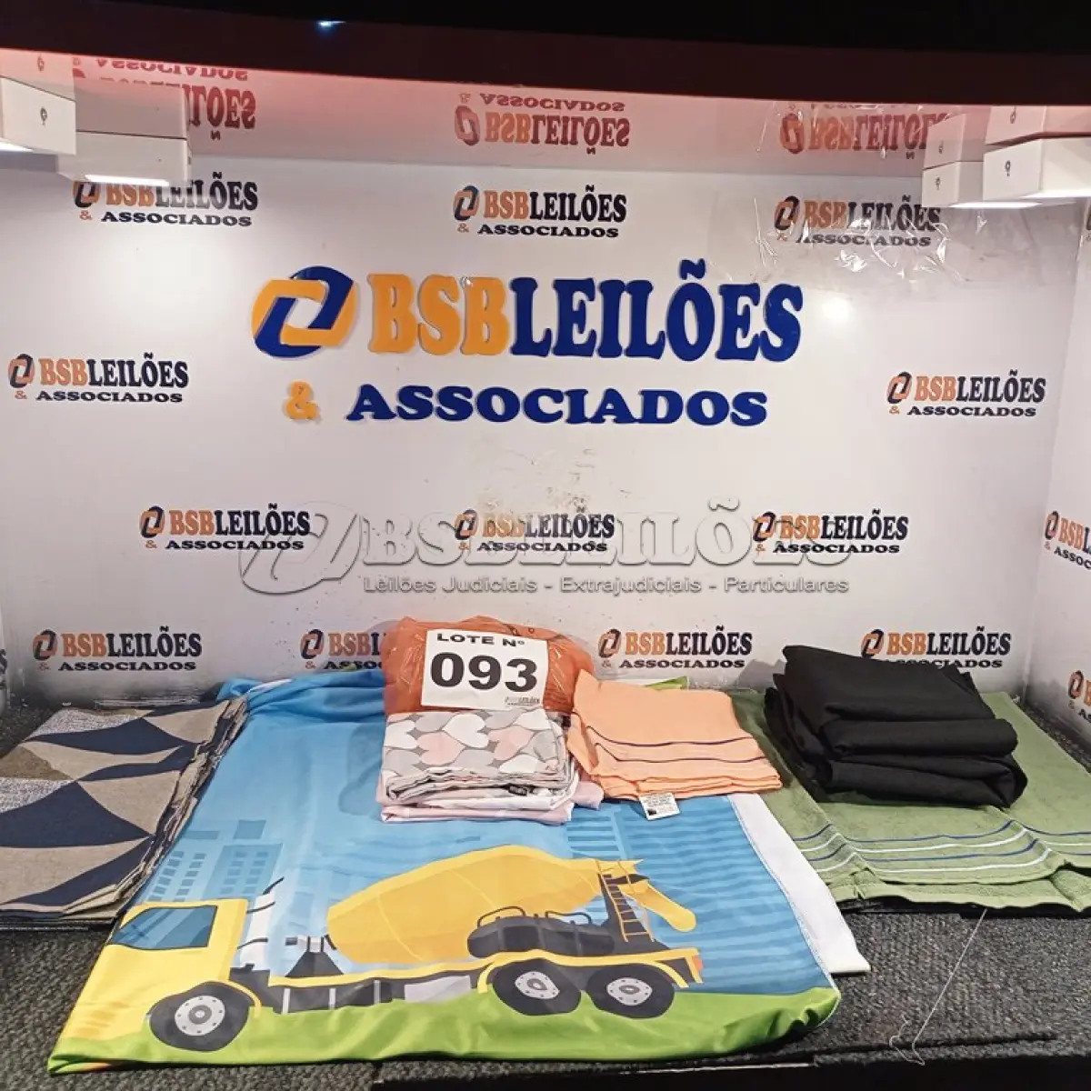 LOTE 093 - 10 – ITENS DE ENXOVAL DIVERSOS (NO ESTADO, NÃO SABEMOS SE FUNCIONA. LEILÃO NÃO TEM GARANTIA E NEM DEVOLUÇÃO, SUJEITO A POSSÍVEIS AVARIAS VISÍVEIS/OCULTAS E/OU AUSÊNCIA DE COMPONENTES)