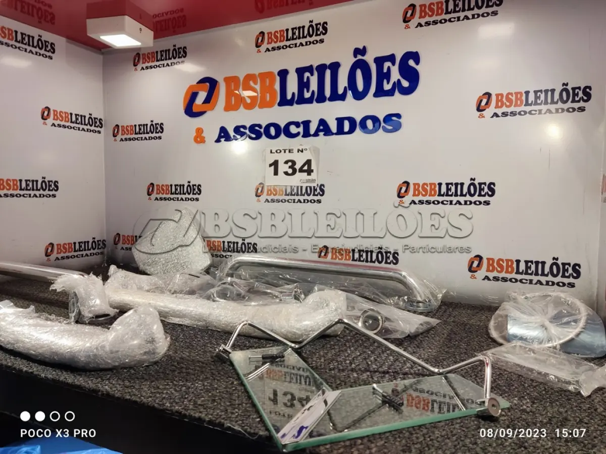 LOTE 134 - 14 – ITENS DE BANHEIRO (NO ESTADO, NÃO SABEMOS SE FUNCIONA. LEILÃO NÃO TEM GARANTIA E NEM DEVOLUÇÃO, SUJEITO A POSSÍVEIS AVARIAS VISÍVEIS/OCULTAS E/OU AUSÊNCIA DE COMPONENTES)