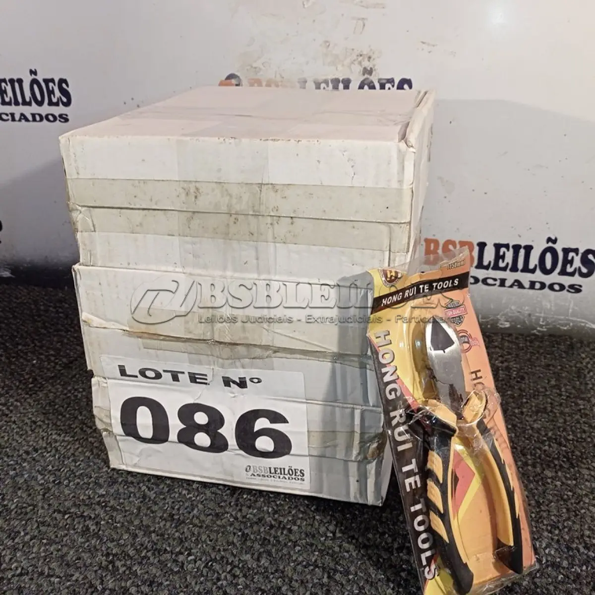 LOTE 086 - 37 – ALICATES DE CORTES (NO ESTADO, NÃO SABEMOS SE FUNCIONA. LEILÃO NÃO TEM GARANTIA E NEM DEVOLUÇÃO, SUJEITO A POSSÍVEIS AVARIAS VISÍVEIS/OCULTAS E/OU AUSÊNCIA DE COMPONENTES)