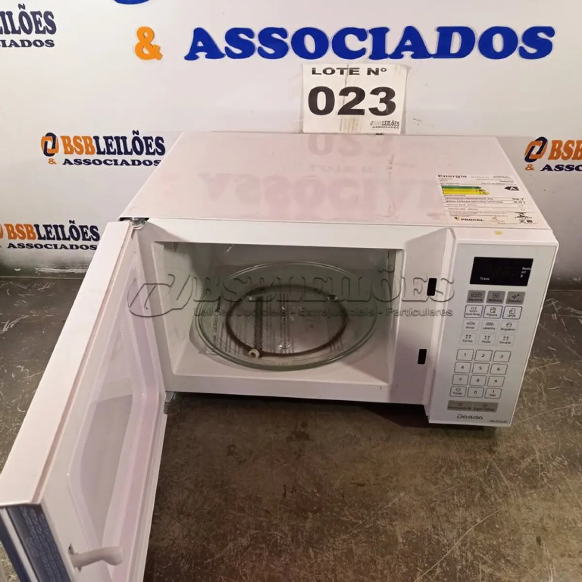 LOTE 023 - 01 - MICRO-ONDAS PANASONIC 21 LITROS 110VOLTS (NO ESTADO, NÃO SABEMOS SE FUNCIONA. LEILÃO NÃO TEM GARANTIA E NEM DEVOLUÇÃO, SUJEITO A POSSÍVEIS AVARIAS VISÍVEIS/OCULTAS E/OU AUSÊNCIA DE COMPONENTES)