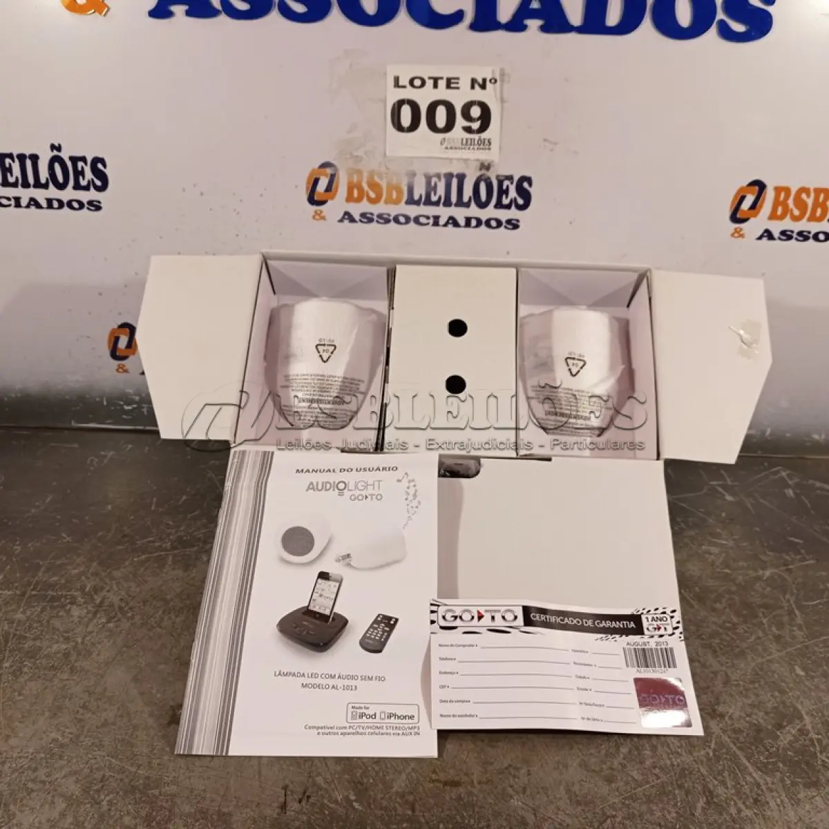 LOTE 009 - 01 - SISTEMA DE SOM E ILUMINAÇÃO SEM FIO (NO ESTADO, NÃO SABEMOS SE FUNCIONA. LEILÃO NÃO TEM GARANTIA E NEM DEVOLUÇÃO, SUJEITO A POSSÍVEIS AVARIAS VISÍVEIS/OCULTAS E/OU AUSÊNCIA DE COMPONENTES)