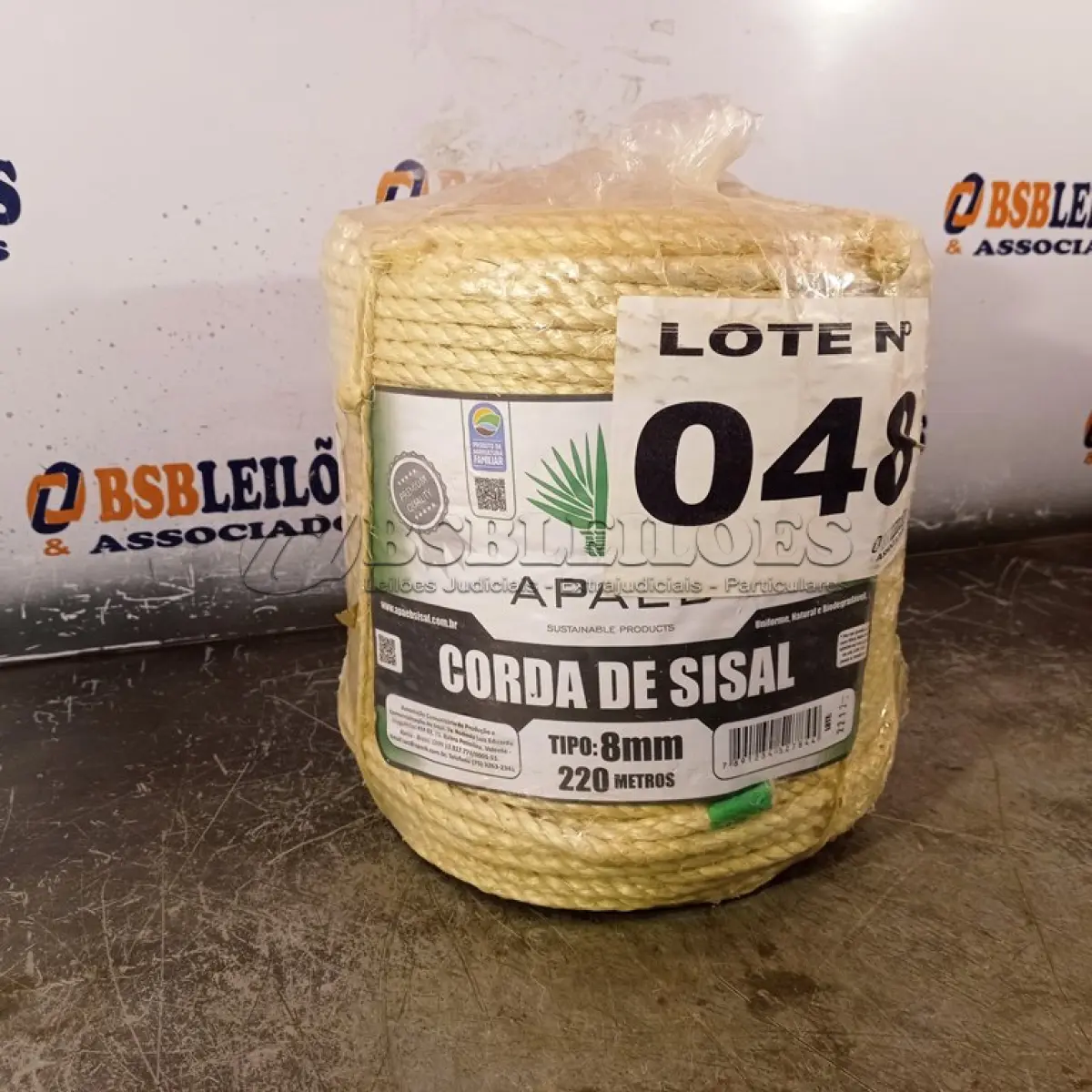 LOTE 048 - 01 - 220 METROS CORDA SISAL 8MM (NO ESTADO, NÃO SABEMOS SE FUNCIONA. LEILÃO NÃO TEM GARANTIA E NEM DEVOLUÇÃO, SUJEITO A POSSÍVEIS AVARIAS VISÍVEIS/OCULTAS E/OU AUSÊNCIA DE COMPONENTES)