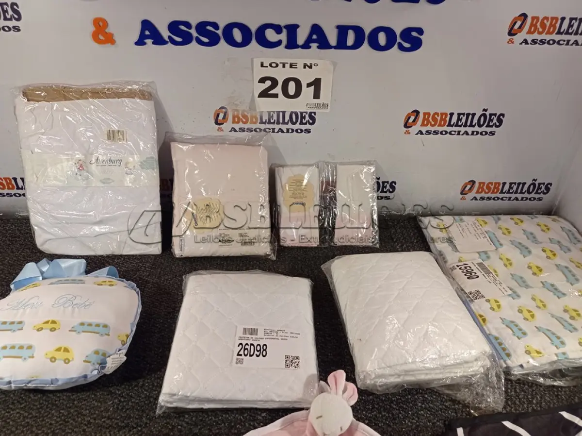 LOTE 201 - 15 – ITENS DE BEBE DIVERSOS (NO ESTADO, NÃO SABEMOS SE FUNCIONA. LEILÃO NÃO TEM GARANTIA E NEM DEVOLUÇÃO, SUJEITO A POSSÍVEIS AVARIAS VISÍVEIS/OCULTAS E/OU AUSÊNCIA DE COMPONENTES)