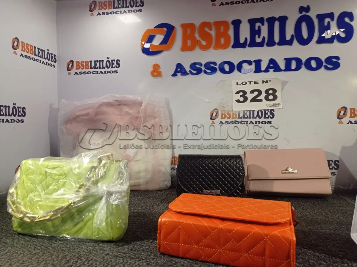 LOTE 328 - 07 – BOLSAS DIVERSAS (NO ESTADO, NÃO SABEMOS SE FUNCIONA. LEILÃO NÃO TEM GARANTIA E NEM DEVOLUÇÃO, SUJEITO A POSSÍVEIS AVARIAS VISÍVEIS/OCULTAS E/OU AUSÊNCIA DE COMPONENTES)