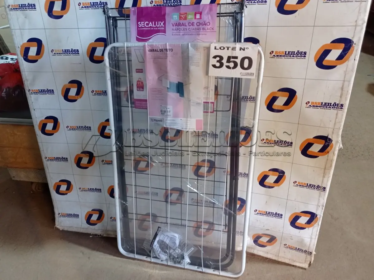 LOTE 350 - 02 – VARAIS DE ROUPAS (NO ESTADO, NÃO SABEMOS SE FUNCIONA. LEILÃO NÃO TEM GARANTIA E NEM DEVOLUÇÃO, SUJEITO A POSSÍVEIS AVARIAS VISÍVEIS/OCULTAS E/OU AUSÊNCIA DE COMPONENTES)