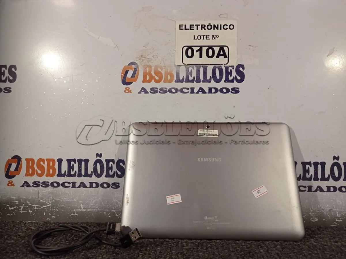 LOTE 010 - 01 TABLETE SAMSUNG TAB 2  16GB, WIFI, MODELO GT-P5110 (NO ESTADO, NÃO SABEMOS SE FUNCIONA. LEILÃO NÃO TEM GARANTIA E NEM DEVOLUÇÃO, SUJEITO A POSSÍVEIS AVARIAS VISÍVEIS/OCULTAS E/OU AUSÊNCIA DE COMPONENTES)