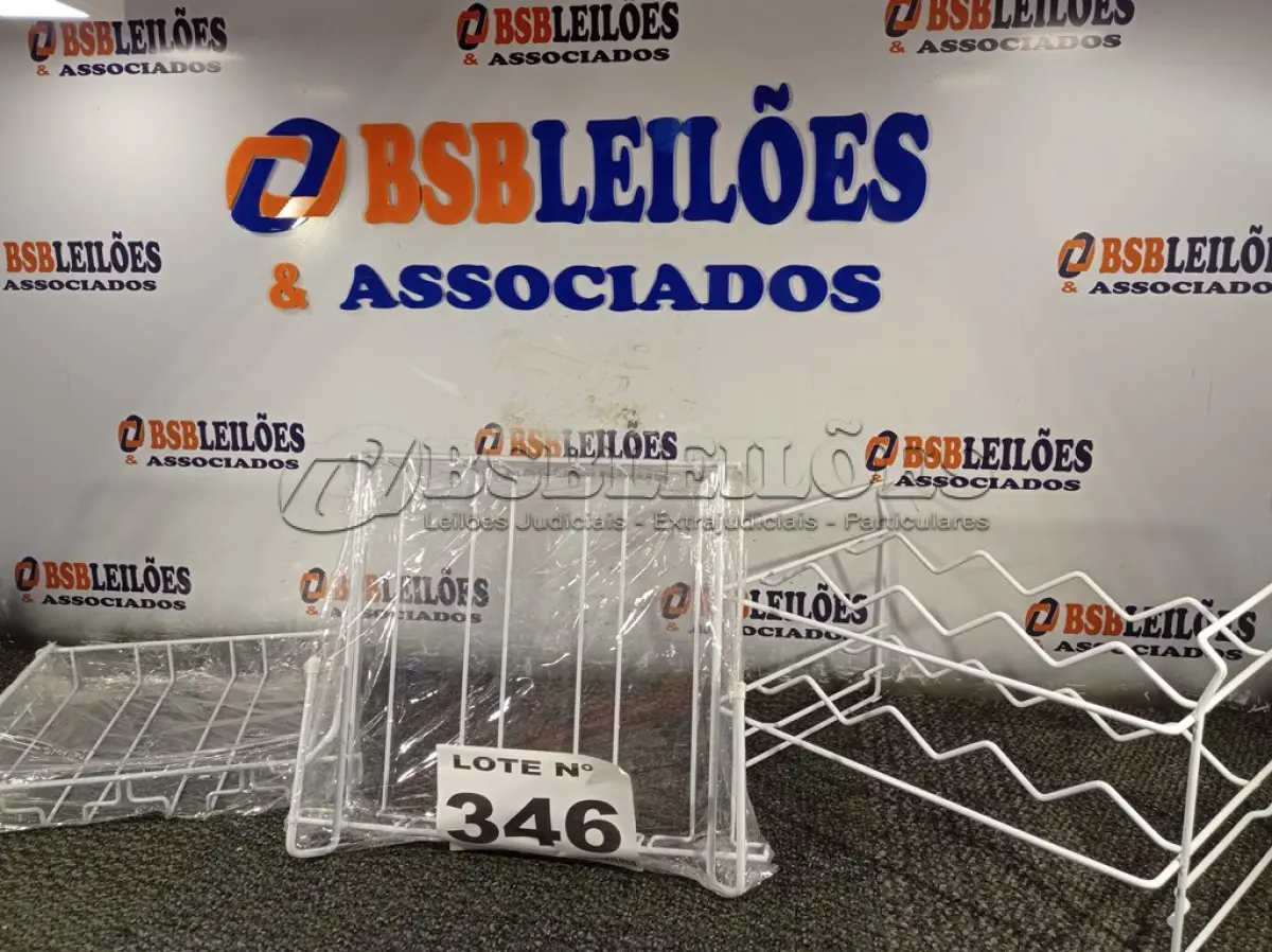 LOTE 346 - 03 - SUPORTES GARRAFAS DE VINHOS (NO ESTADO, NÃO SABEMOS SE FUNCIONA. LEILÃO NÃO TEM GARANTIA E NEM DEVOLUÇÃO, SUJEITO A POSSÍVEIS AVARIAS VISÍVEIS/OCULTAS E/OU AUSÊNCIA DE COMPONENTES)