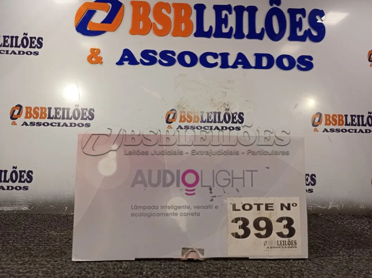 LOTE 393 - 01 - SISTEMA DE SOM E ILUMINAÇÃO SEM FIO (NO ESTADO, NÃO SABEMOS SE FUNCIONA. LEILÃO NÃO TEM GARANTIA E NEM DEVOLUÇÃO, SUJEITO A POSSÍVEIS AVARIAS VISÍVEIS/OCULTAS E/OU AUSÊNCIA DE COMPONENTES)