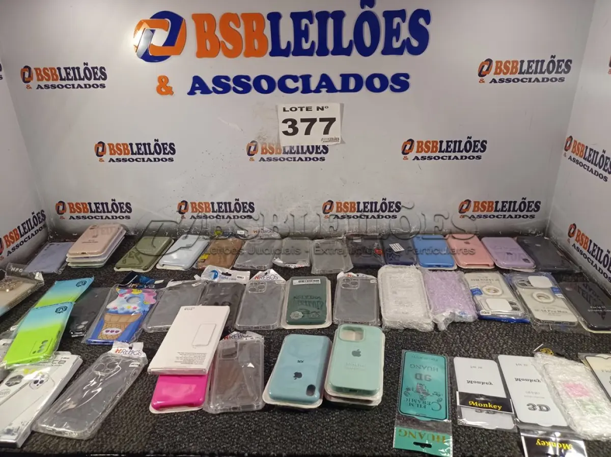 LOTE 377 - 45 – CAPAS PARA CELULARES DIVERSOS (NO ESTADO, NÃO SABEMOS SE FUNCIONA. LEILÃO NÃO TEM GARANTIA E NEM DEVOLUÇÃO, SUJEITO A POSSÍVEIS AVARIAS VISÍVEIS/OCULTAS E/OU AUSÊNCIA DE COMPONENTES)