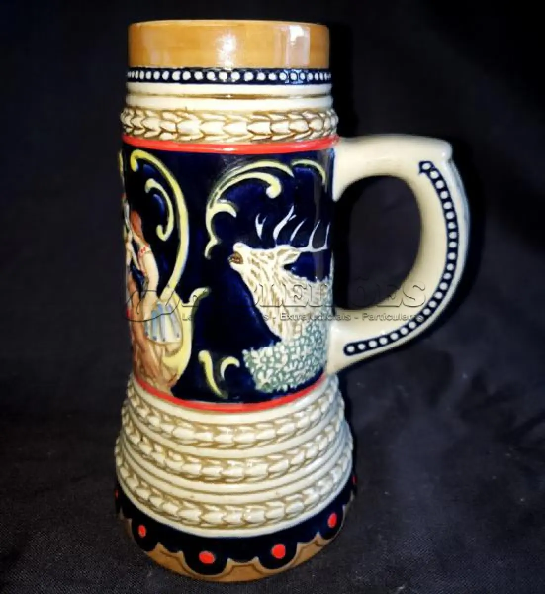 LOTE 073 - DUAS ANTIGAS E RARAS TANKARDS, CIRCA DE 1940 (NO ESTADO)