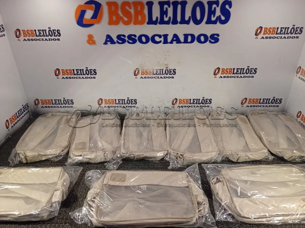 LOTE 327 - 13 - BOLSAS NECESSAIRE LIPO MANUAL CORPS LIGNEA E 04 BOLSAS DIVERSAS. (NO ESTADO, NÃO SABEMOS SE FUNCIONA. LEILÃO NÃO TEM GARANTIA E NEM DEVOLUÇÃO, SUJEITO A POSSÍVEIS AVARIAS VISÍVEIS/OCULTAS E/OU AUSÊNCIA DE COMPONENTES)