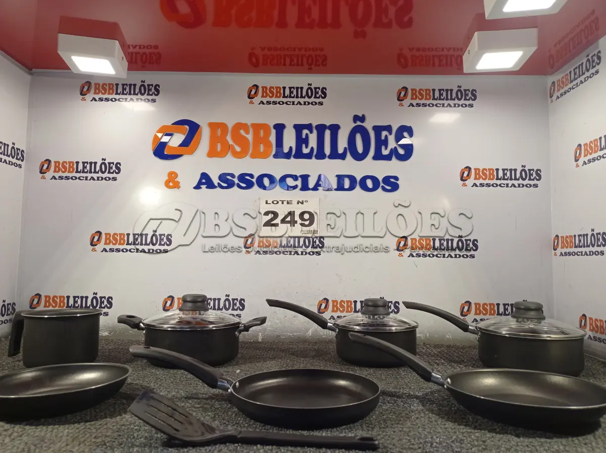 LOTE 249 - 01 - CONJUNTO DE PANELAS 07 PEÇAS ANTIADERENTE (NO ESTADO, NÃO SABEMOS SE FUNCIONA. LEILÃO NÃO TEM GARANTIA E NEM DEVOLUÇÃO, SUJEITO A POSSÍVEIS AVARIAS VISÍVEIS/OCULTAS E/OU AUSÊNCIA DE COMPONENTES)