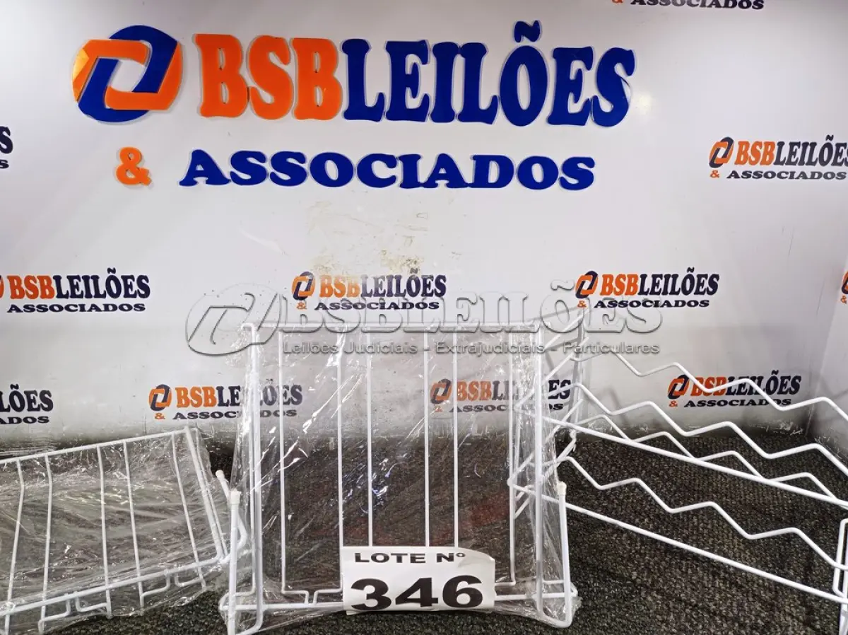 LOTE 346 - 03 - SUPORTES GARRAFAS DE VINHOS (NO ESTADO, NÃO SABEMOS SE FUNCIONA. LEILÃO NÃO TEM GARANTIA E NEM DEVOLUÇÃO, SUJEITO A POSSÍVEIS AVARIAS VISÍVEIS/OCULTAS E/OU AUSÊNCIA DE COMPONENTES)