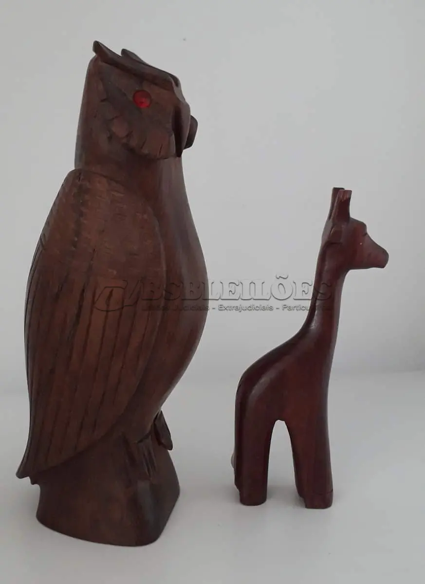 LOTE 174 - ESCULTURAS EM MADEIRA NOBRE,MAIS ESCULTURA RARA TOURO EM JACARANDÁ (COM AVARIAS) (NO ESTADO)