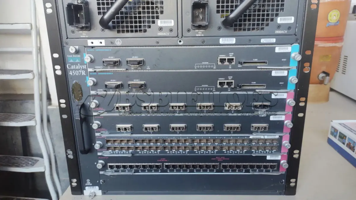 LOTE 356 - WS-C4507R-E CISCO 4500 SWITCH APARELHO RETIRADO DE EMPRESA QUE FALIU ESTAVA EM FUNCIONAMENTO MAS FICOU UM TEMPO PARADO (NO ESTADO)