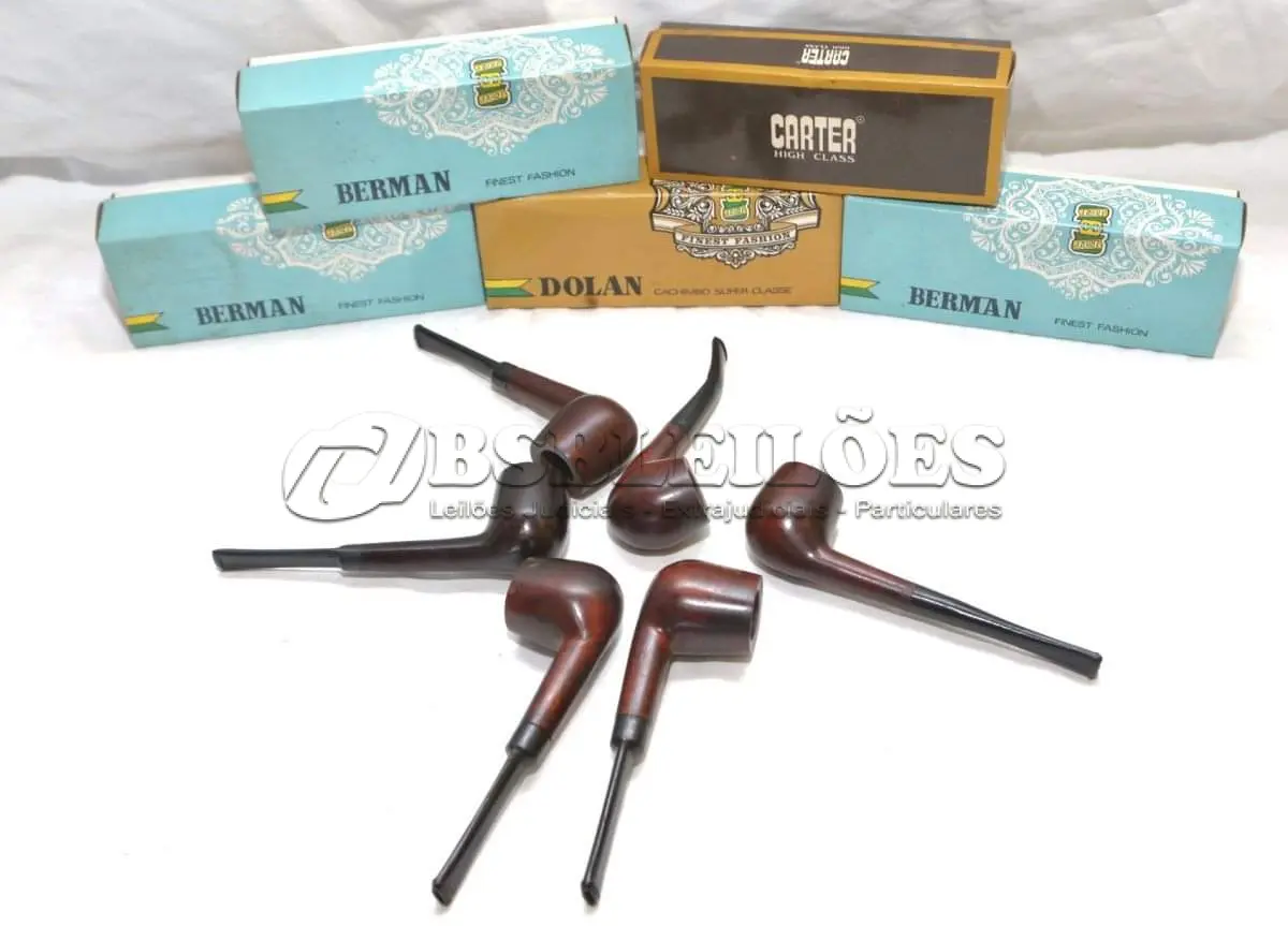 LOTE 277 - LOTE COM 6 RAROS CACHIMBOS SÉCULO XX. (JCI, CARTER) -  EM MADEIRA COM A PITEIRA EM BAQUELITE, À SABER: 4 (QUATRO) CACHIMBOS JCI (J. CARNEIRO & IRMÃOS),  EM EXCELENTE ESTADO DE CONSERVAÇÃO. (NO ESTADO)