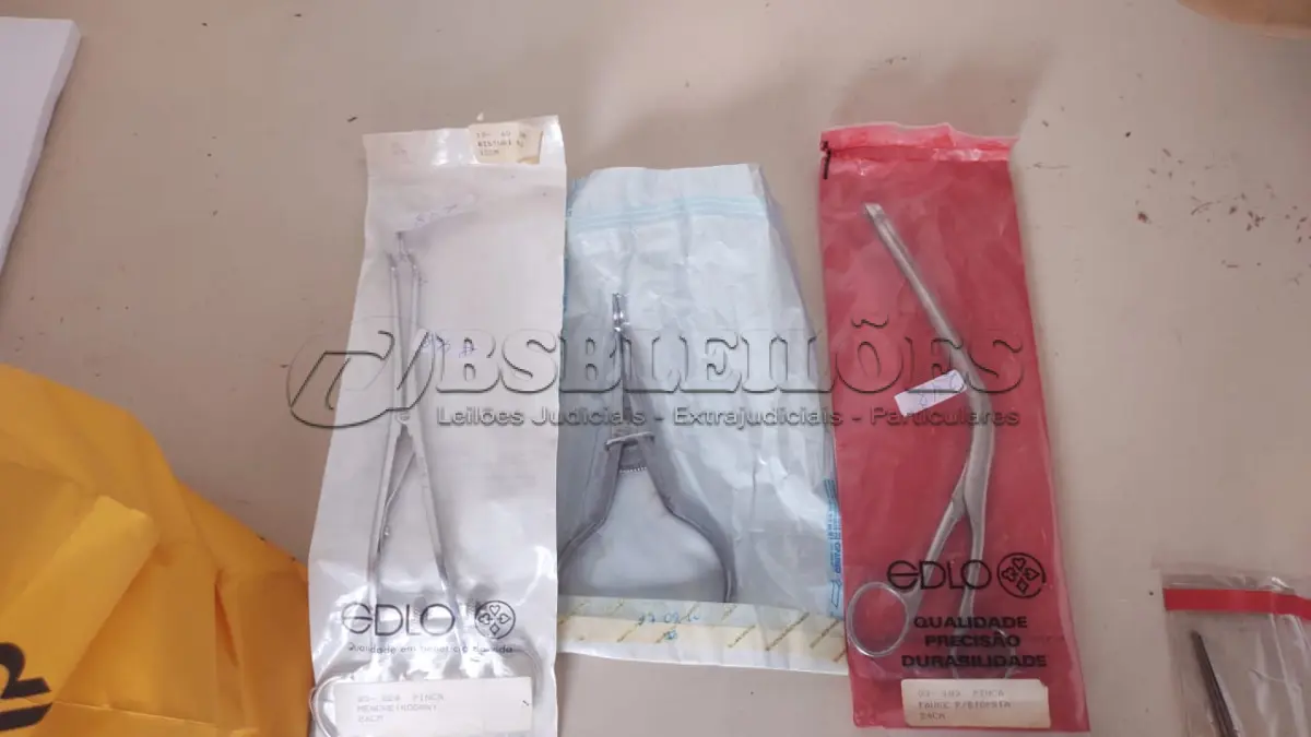 LOTE 364 - LOTE COM 65 EQUIPAMENTOS ODONTOLÓGICOS (NO ESTADO)