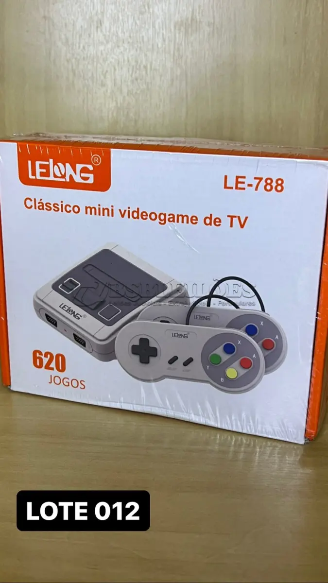 LOTE 012 - 01 VIDEOGAME CLÁSSICO COM 620 JOGOS EMBUTIDOS (NO ESTADO)
