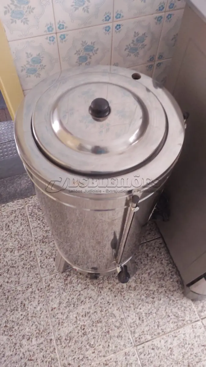 LOTE 424 - CAFETEIRA  EM INOX (NO ESTADO)