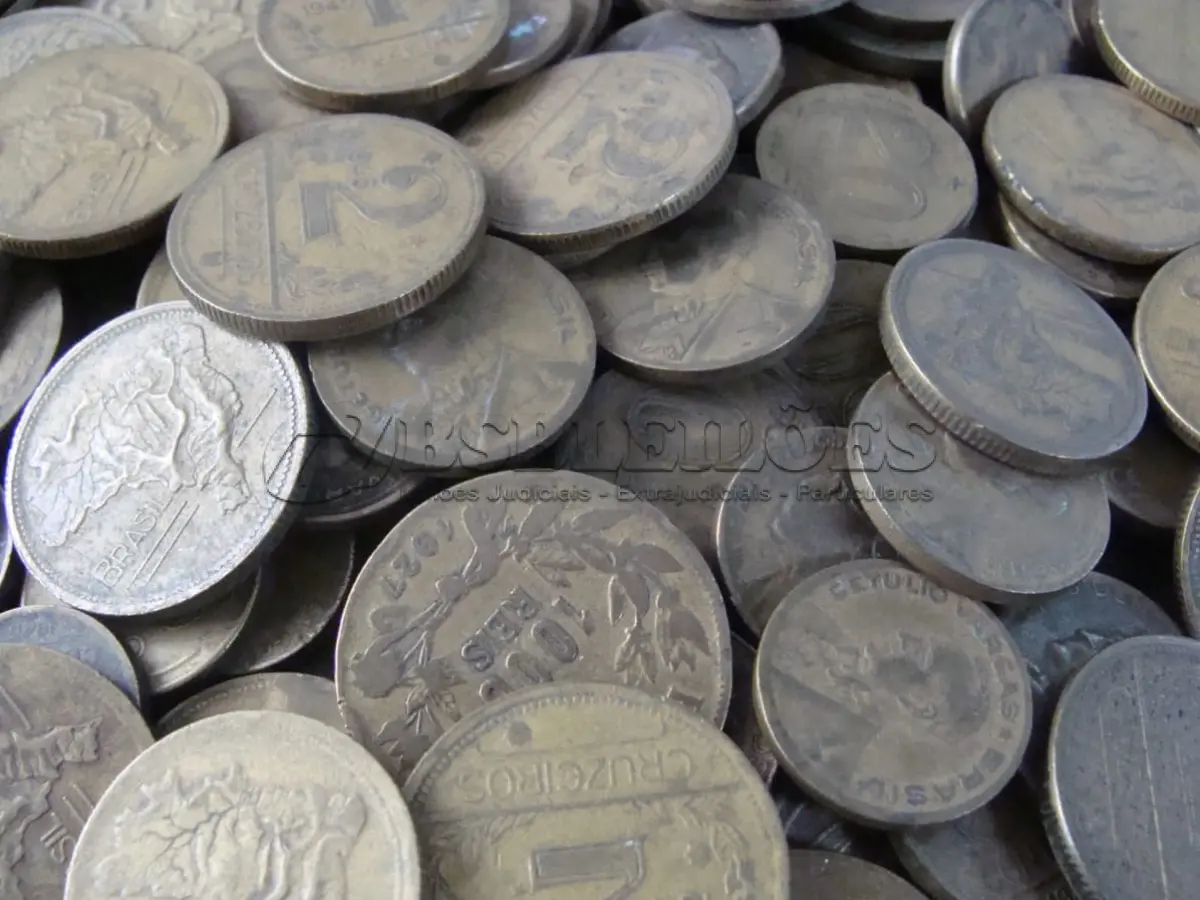 LOTE 318 - COLEÇÃO COM 1,800 - 1 QUILOS E 800 GRAMAS - COM MOEDAS RARAS PRA COLECIONADORES (NO ESTADO)