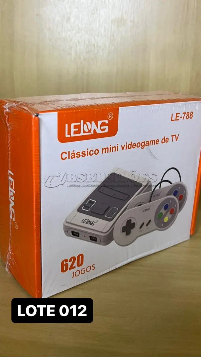 LOTE 012 - 01 VIDEOGAME CLÁSSICO COM 620 JOGOS EMBUTIDOS (NO ESTADO)