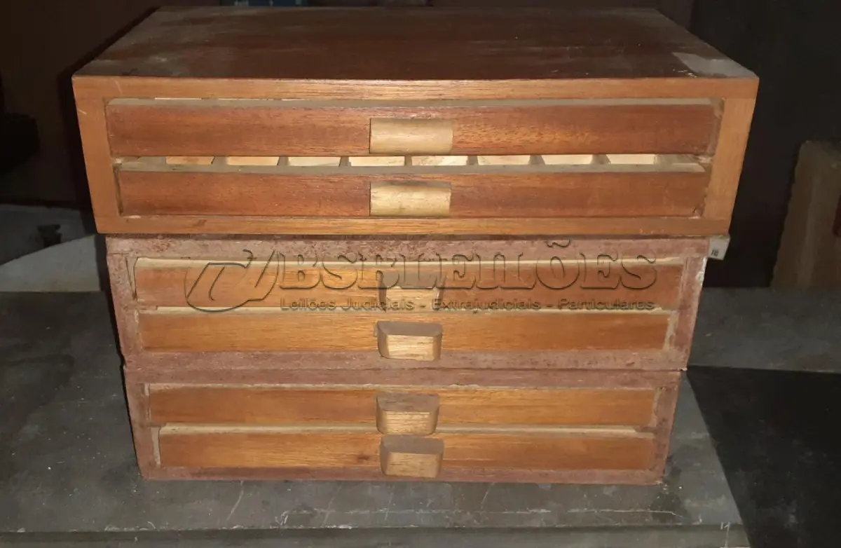 LOTE 477 - MÁQUINA DE PERSONALIZAR GUARDANAPOS CANETAS ETC COMPLETÍSSIMA COM  JOGOS DE LETRAS MANUSCRITAS,  MAIÚSCULAS, MINÚSCULAS, NÚMEROS, ROLOS DE FITAS PARA PERSONALIZAR (NO ESTADO)