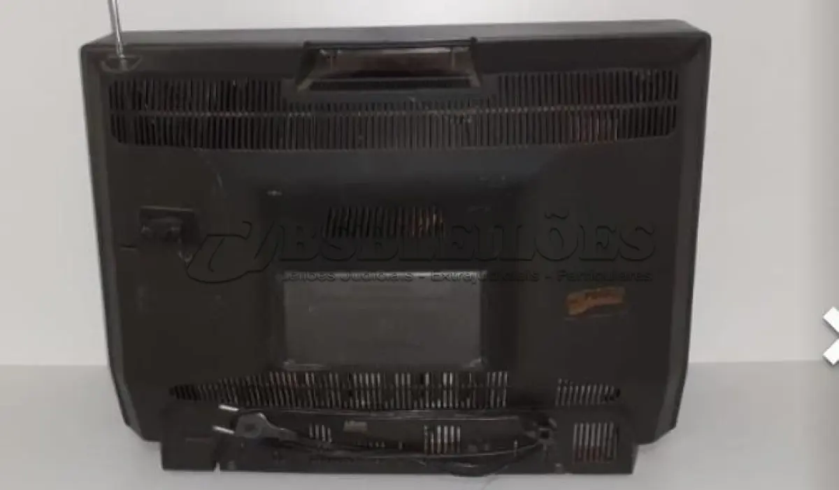 LOTE 466 - ANTIGA TV ANTIGA PHILCO DELUXE 17 FUNCIONANDO PERFEITAMENTE (NO ESTADO)