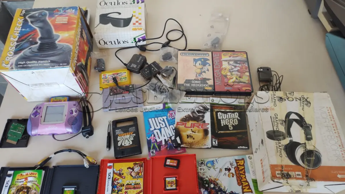 LOTE 483 - LOTE COM DIVERSOS ITENS DE VIDEOGAMES (NO ESTADO)