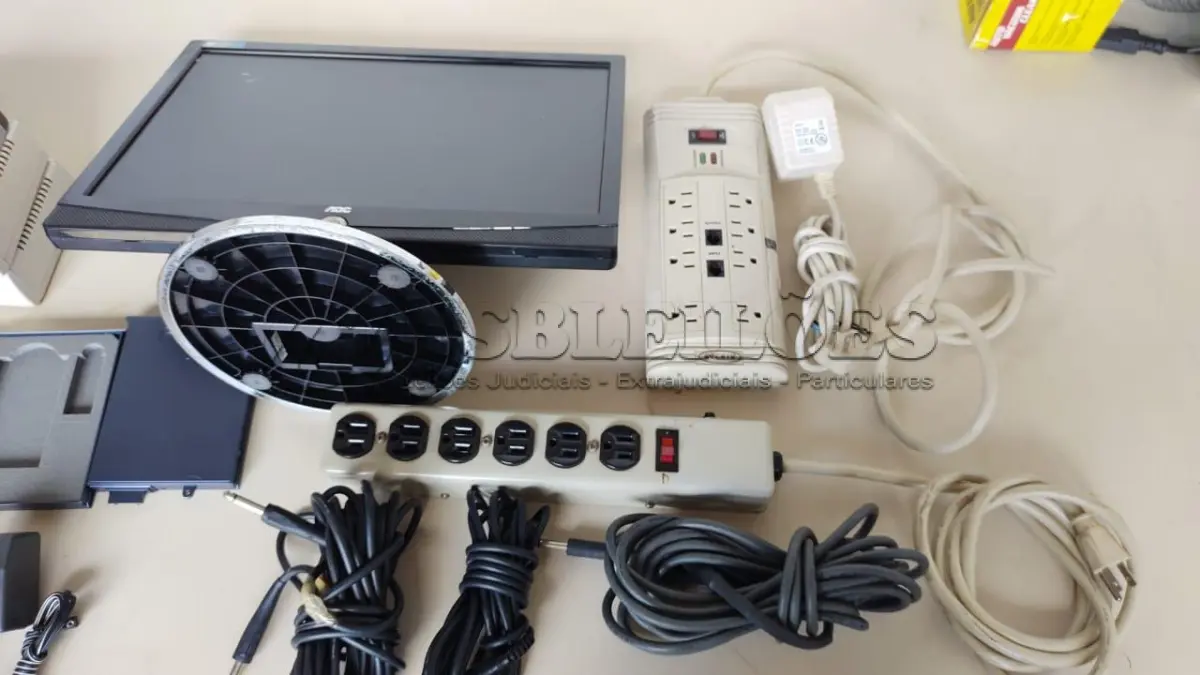 LOTE 504 - LOTE COM DIVERSOS ITENS MONITOR NÃO LIGA (NO ESTADO)