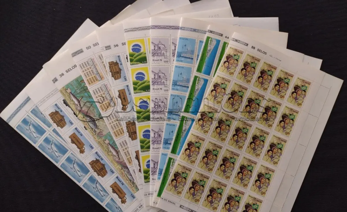 LOTE 624 - LOTE COM COLEÇÕES DE SELOS SÃO 63 CARTELAS COMPLETAS COM SELOS EM ÓTIMOS ESTADO (NO ESTADO)