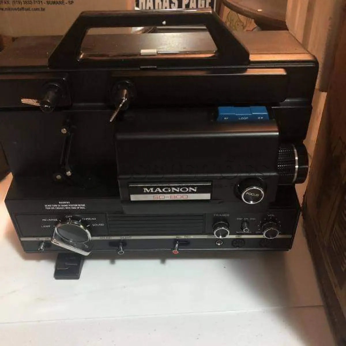 LOTE 460 - PROJETOR SONORO DE 8 MM  MAGNON MODELO SD-800,37 X 25 X 33 CM. SEM TEST, (NO ESTADO)