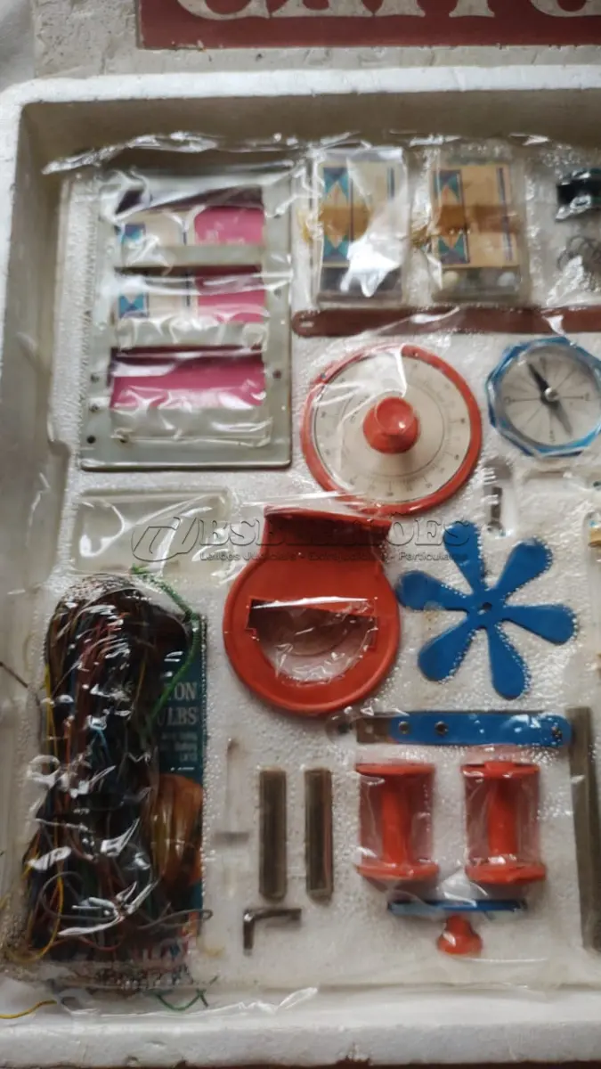 LOTE 526 - BRINQUEDO MINI LABORATÓRIO EXITUS (NO ESTADO)