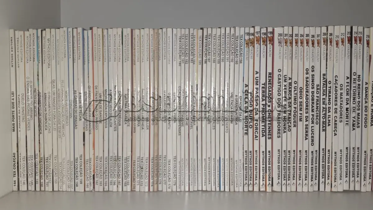 LOTE 583 - LOTE COM 220 GIBIS TEX EDITORA MYTHOS (NO ESTADO)
