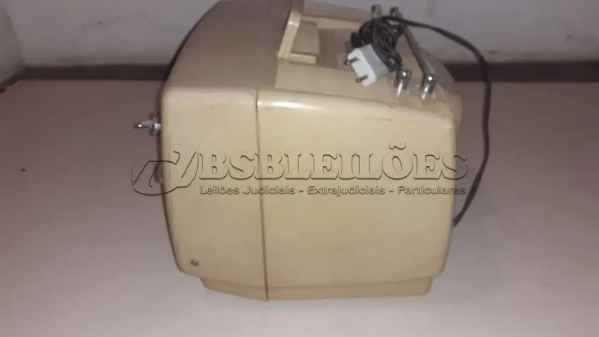 LOTE 468 - TV ANTIGA DÉCADA DE 80 LIGANDO PERFEITAMENTE ATE O MOMENTO SEM GARANTIA FUTURAS (NO ESTADO)