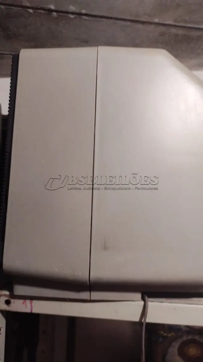 LOTE 471 - ANTIGA TV SHARP FUNCIONANDO PERFEITAMENTE ATE O MOMENTO LARGURA 43 CM,ALTURA 35CM (NO ESTADO)