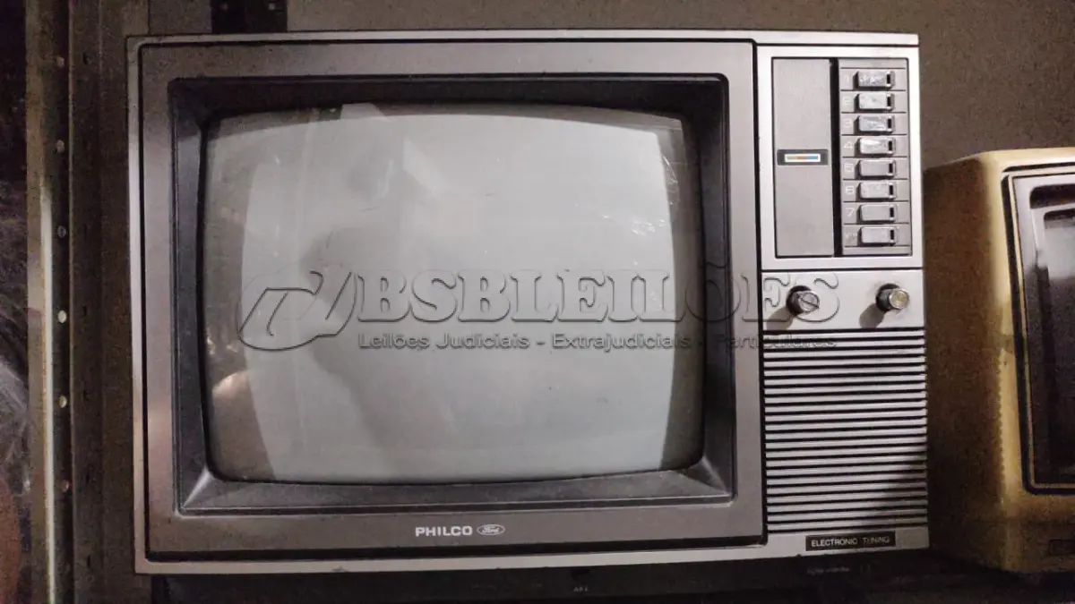 LOTE 473 - TV ANTIGA PHILCO FORD FUNCIONANDO PERFEITAMENTE ATE O MOMENTO, LARGURA 45CM,ALTURA 33CM (NO ESTADO)