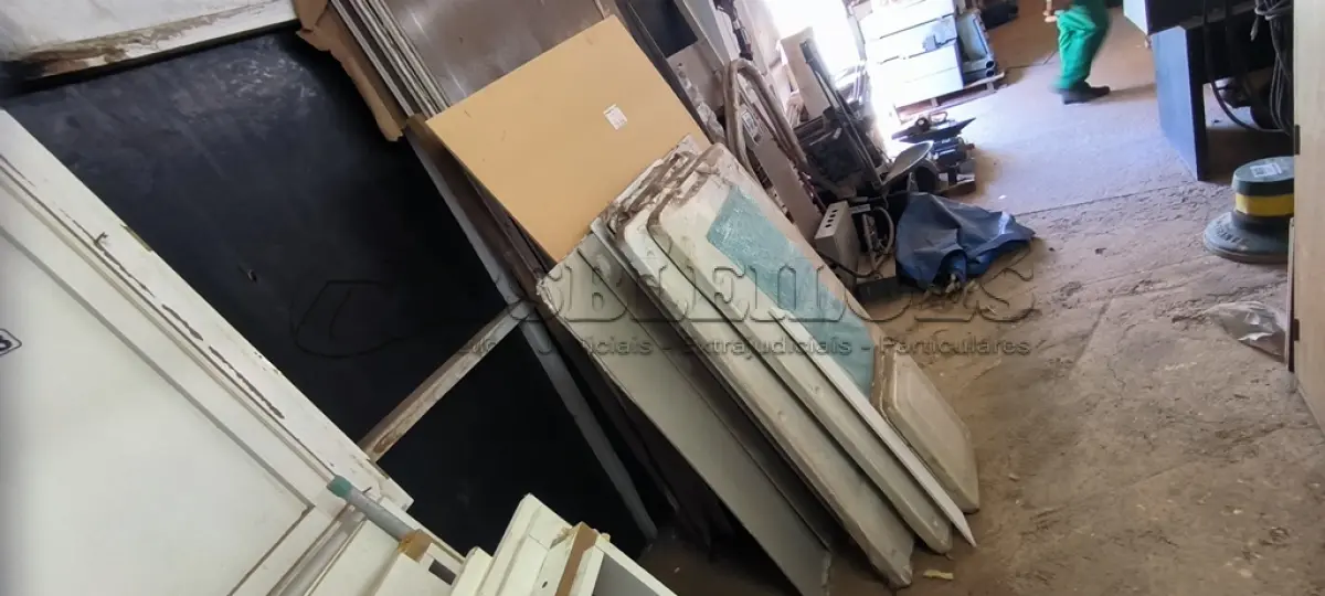 LOTE 032 - 01 LOTE COM PLACAS DE DRYWALL E PACAS DE FIBRA (NO ESTADO)