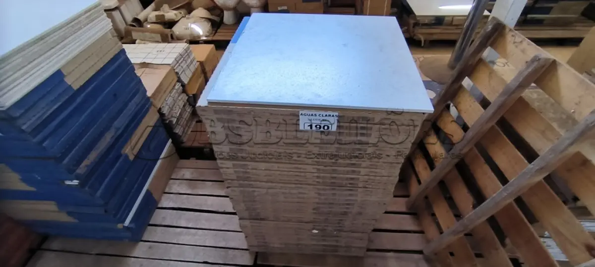 LOTE 190 - 30 CAIXAS DE PISO PORTOBELLO 60CM X 60CM BRAVA BIANCO (NO ESTADO)